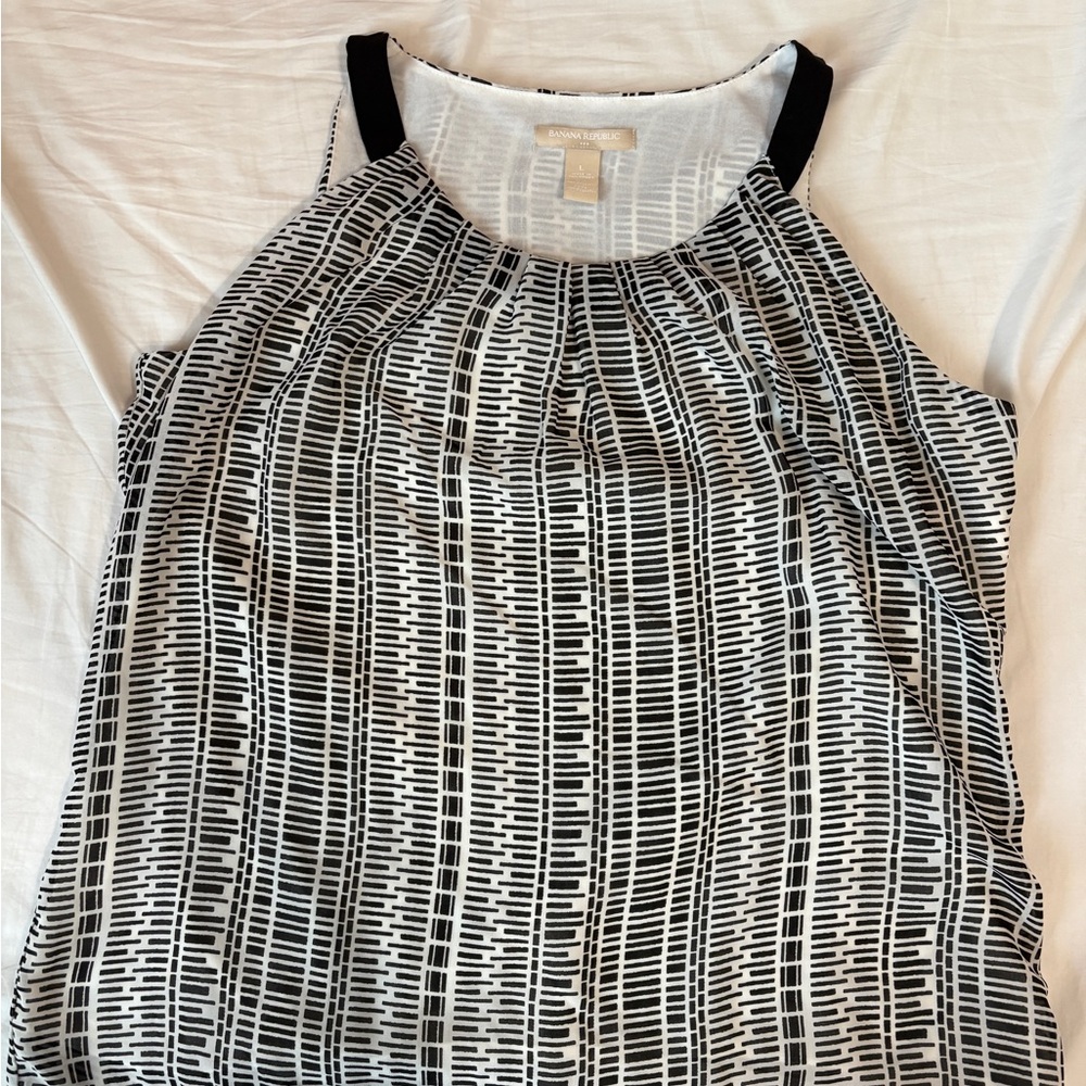 Banana Republic Black and White Graphic Sleeveless Tank Top